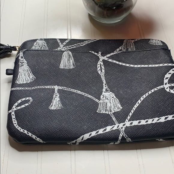 Chico’s Navy Blue White I-pad case. SM1715 - Picture 2 of 7